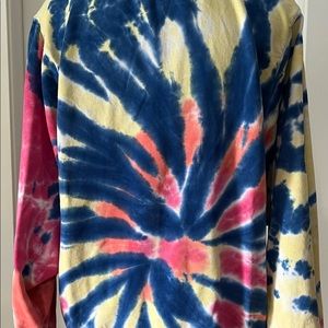 Tommy Hilfiger sweatshirt. Size S (oversized) Asymmetrical back.